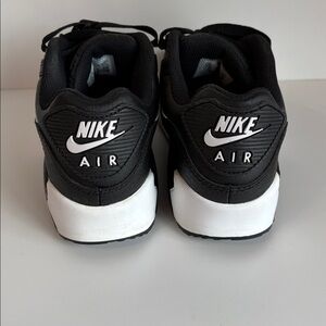 Nike Air Max Black and White Athletic Shoes size 5.5Y